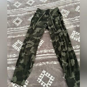 Lululemon ready to rulu joggers